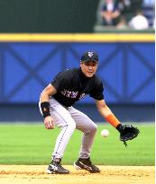 Shinjo practices fielding